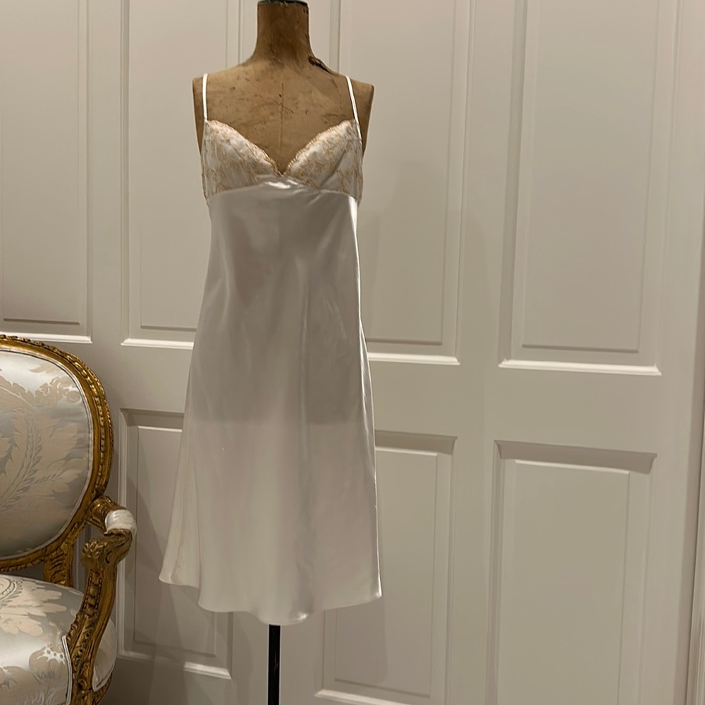 Sexy silky above the knee nightgown négligée